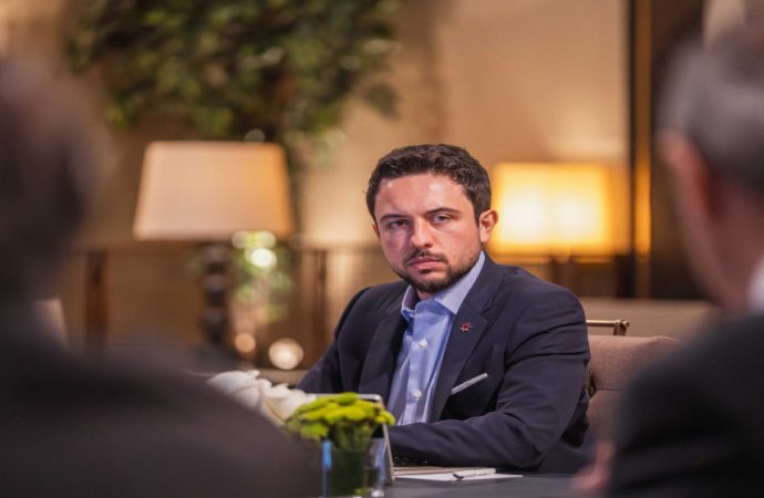 ولي العهد يؤكد أهمية المشاريع التي توظف الحلول التكنولوجية لمعالجة ازدحامات المرور
