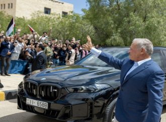 الملك يزور محافظة الزرقاء ويلتقي مع وجهاء وممثلين عن أهاليها