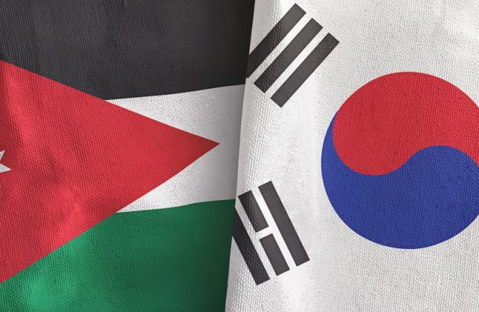 وزير الخارجية يبحث مع نظيره الكوري العلاقات الثنائية وتطورات الأوضاع الإقليمية