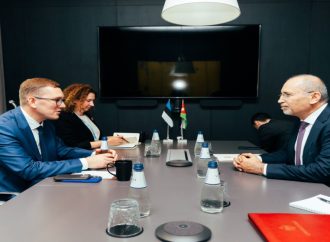 الصفدي يبحث مع مسؤولين إستونيين توسيع التعاون في التكنولوجيا والاستثمار والأمن السيبراني