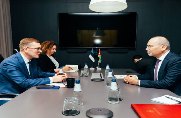 الصفدي يبحث مع مسؤولين إستونيين توسيع التعاون في التكنولوجيا والاستثمار والأمن السيبراني
