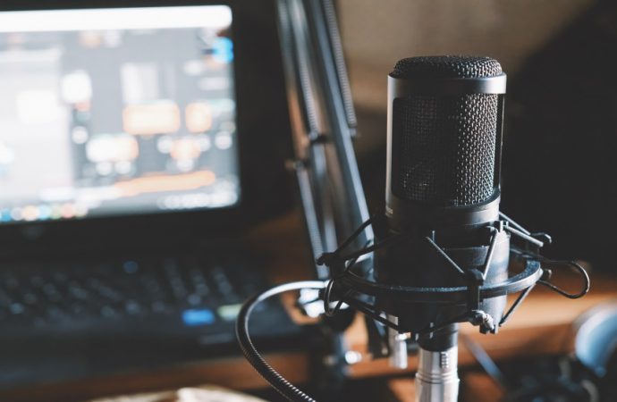 هيئة الإعلام توضح معايير صانع المحتوى المحترف الملزم بالحصول على ترخيص