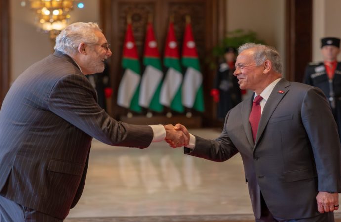 الملك يتقبل أوراق اعتماد عدد من السفراء