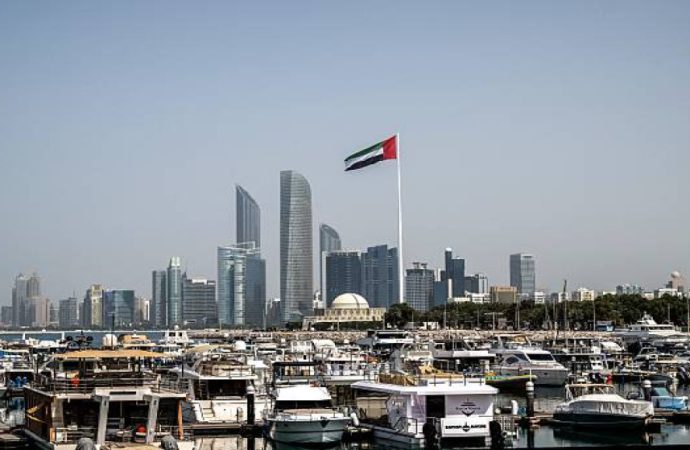 إدانات عربية عقب الهجمات الصاروخية الإيرانية على الإمارات
