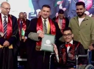 فارس التحدي: “عنان عدنان رجب دادر” يكسر قيود إعاقته وتحدياته ويصل إلى العالمية .