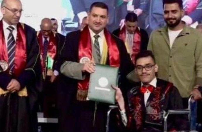 فارس التحدي: “عنان عدنان رجب دادر” يكسر قيود إعاقته وتحدياته ويصل إلى العالمية .