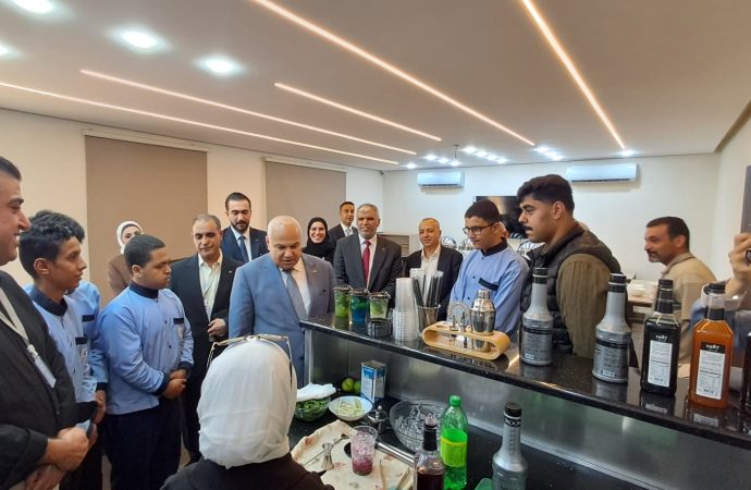 بالصور : البكار يتفقد مديرية العمل ومعهد العقبة المتخصص للسياحة والفندقة
