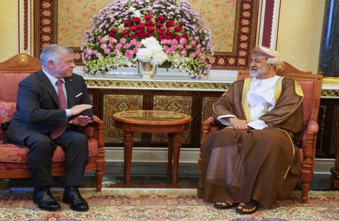 الملك وسلطان عُمان يبحثان هاتفيا المستجدات الإقليمية