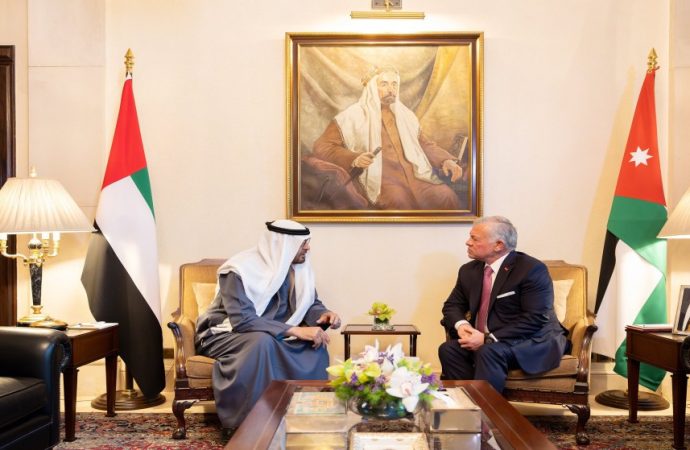 الملك يجري اتصالا هاتفيا مع رئيس دولة الإمارات ويدين تجدد الاعتداءات الإيرانية