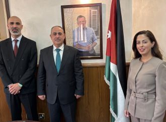 المومني يبحث مع وفد من أطباء بلا حدود تعزيز التعاون في مجالات الإعلام الإنساني