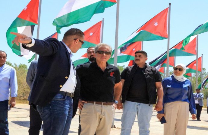 حسان يفتتح “كورنيش” البحر الميت