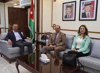 مجلس الأعمال الأردني الأمريكي يلتقي معالي المهندس يعرب القضاة وزير الصناعة والتجارة الاردني في مقر الوزارة.