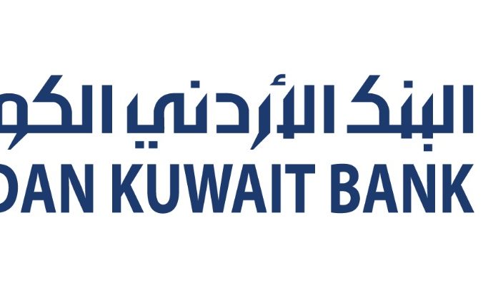 البنك الأردني الكويتي يواصل رعايته لبطولة السباحة الحرة في “تالابي” العقبة