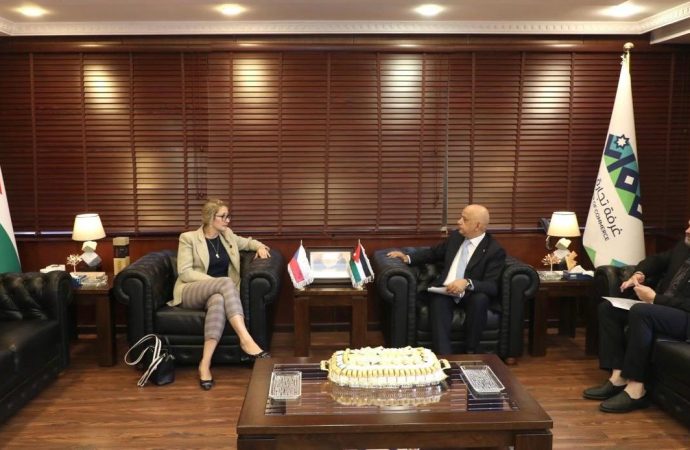 تجارة عمّان والسفارة التشيكية تبحثان فرص الاستثمار والتعاون