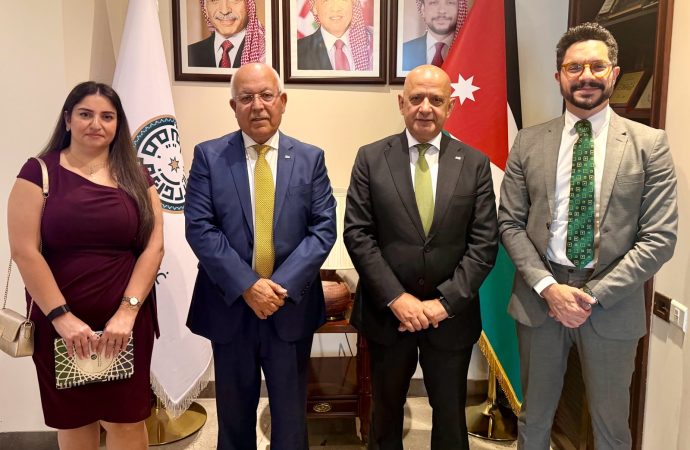 تجارة الأردن تبحث مع الغرفة العربية البرازيلية توسيع التعاون الاقتصادي بحث رئيس غرفة تجارة الأردن العين خليل الحاج توفيق، اليوم، بمقر