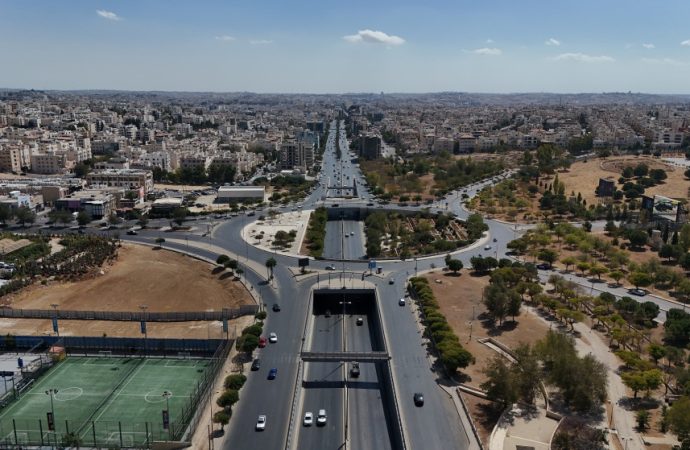 أمانة عمّان تطرح مشروع المواقف الذكية بالشراكة مع القطاع الخاص