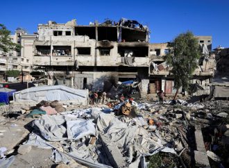 استشهاد 10 فلسطينيين في غزة جراء غارات إسرائيلية
