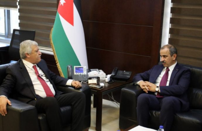 الأردن وتركيا يبحثان تذليل عقبات النقل البري والترانزيت