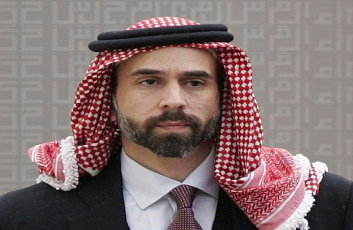 الأمير غازي بن محمد يؤدي اليمين الدستورية نائبا للملك