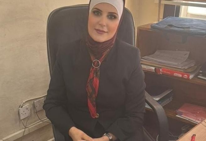 عبيدات تكتب … قسوة اللسان وعقد الفصام المجتمعي: حين تُقاس الأخلاق بـ «عقد الزواج»،