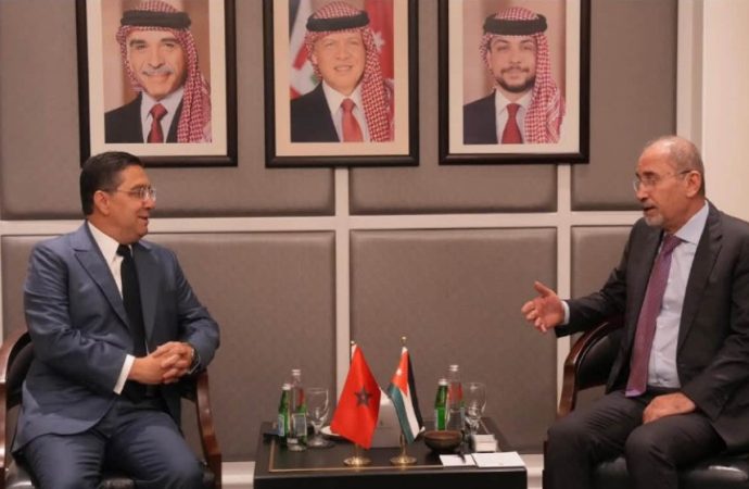 الصفدي ونظيره المغربي يبحثان العلاقات والتنسيق الثنائي