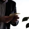 المتورطون باختلاسات “المالية” ممنوعون من السفر وما زالوا داخل البلاد