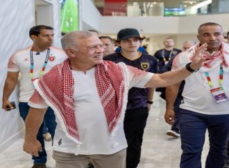 الملك للنشامى: أسستم لنجاحات مقبلة.. ويصف الجماهير الأردنية بالوفية