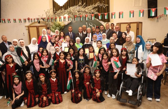 بالصور : الهقيش يرعى احتفال بعيد الاستقلال الثمانين ومسابقة  صويلح عبر الأجيال  في لواء الجامعة