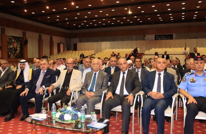 بالصور: العيسوي يرعى احتفال منتدى ابو نصير الثقافي بعيد الاستقلال