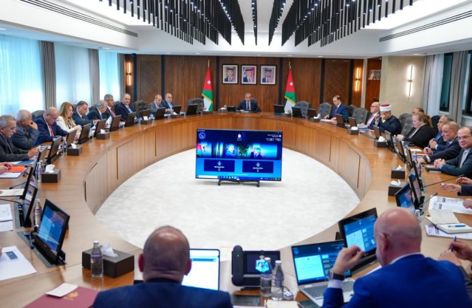 دعم مشروع ربط حقل الريشة بخط الغاز العربي وتمديد امتياز “البترول الوطنية”
