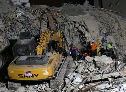 فنزويلا تعلن ارتفاع حصيلة الزلزالين إلى 589 قتيلا