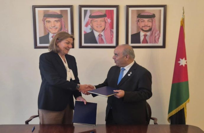 وزارة التربية تمدد الشراكة مع “بيرسون” لتطوير التعليم المهني والتقني