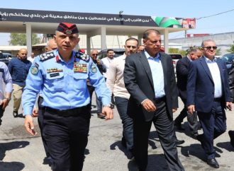 وزير الداخلية يرفض الإدعاءات بالتعامل غير اللائق مع المسافرين على جسر الملك حسين