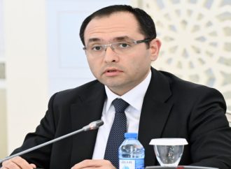 وزير الزراعة الأذري: ترتيبات لإبرام مذكرة تفاهم وتشكيل فريق عمل مع الأردن لتعزيز التعاون الزراعي