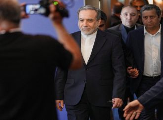 وفد إيران في مفاوضات سويسرا يعود إلى طهران بعد 18 ساعة من المحادثات