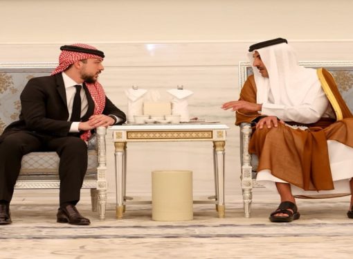 ولي العهد يقدم العزاء إلى أمير دولة قطر بوفاة الشيخ حمد