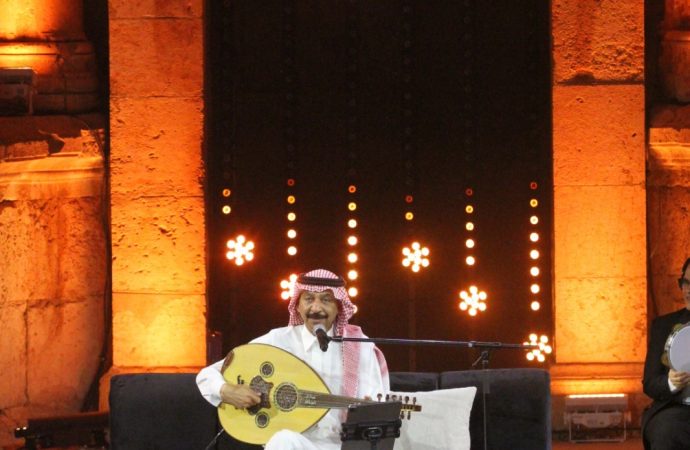 عبادي الجوهر يطرب جمهور جرش في أول ظهور له في مهرجان جرش