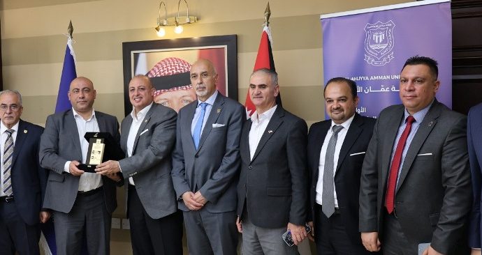 عمان الاهلية وسلطة المياه تبحثان آفاق التعاون المشترك.. صور