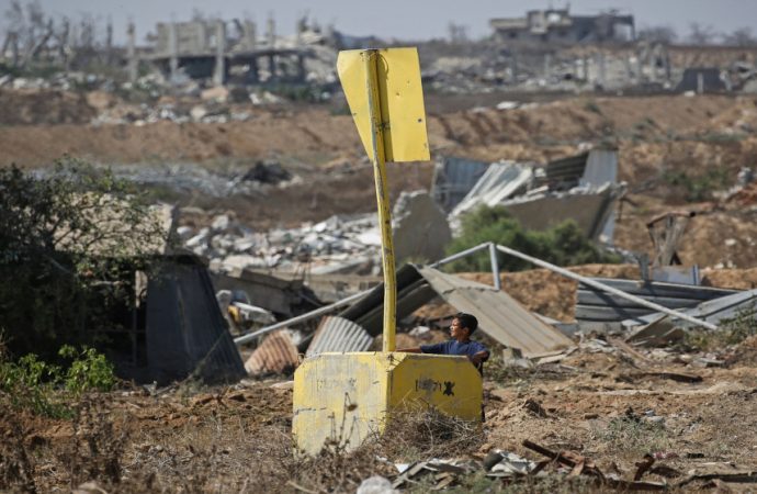 إسرائيل تحرك الخط الأصفر وتدفع سكان غزة إلى مزيد من النزوح