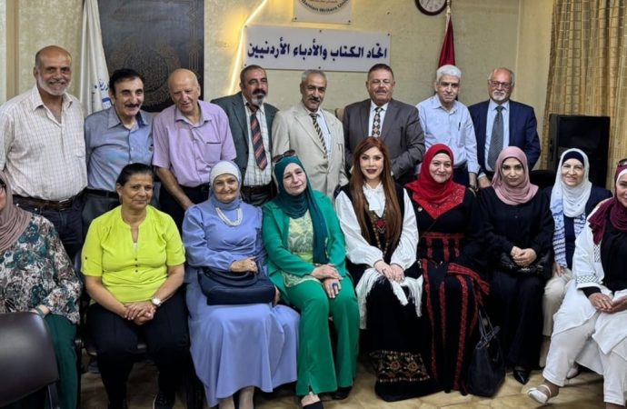 اتحاد الكتاب يحتفي بمناسبة عيد الاستقلال الثمانين والأعياد المجيدة – صور