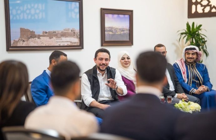 الخصاونة: لقاءات ولي العهد مع شباب المحافظات تجسد النهج الهاشمي في تمكين الشباب