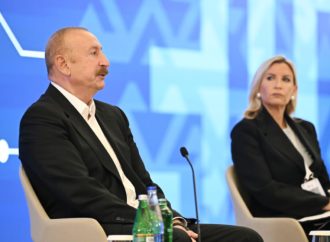 الرئيس الأذربيجاني يثمن مواقف الملك الداعمة للسلام في الشرق الأوسط