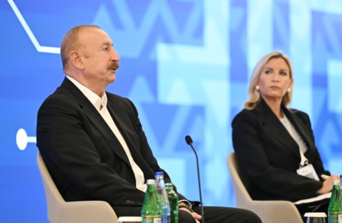 الرئيس الأذربيجاني يثمن مواقف الملك الداعمة للسلام في الشرق الأوسط