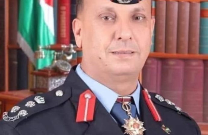 يوسف كاظم العطاري يهنئ العميد الدكتور جمعة زيدان الحمايدة بتسلمه إدارة الإصلاح والتأهيل