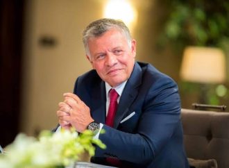 الملك وماكرون يبحثان هاتفيا أبرز التطورات في المنطقة وسبل التوصل إلى تهدئة شاملة