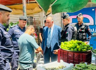 بالصور : بلدية المفرق الكبرى تواصل حملاتها اليومية لإزالة التعديات والبسطات في الوسط التجاري