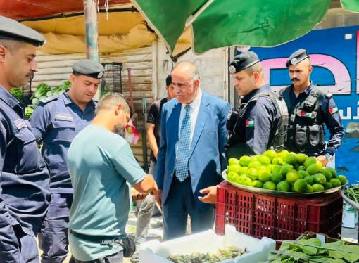 بالصور : بلدية المفرق الكبرى تواصل حملاتها اليومية لإزالة التعديات والبسطات في الوسط التجاري