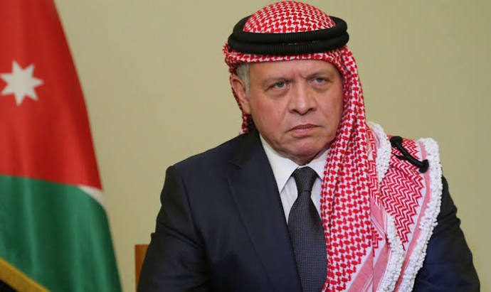الملك يبعث برقية تعزية إلى أمير دولة قطر بوفاة والده الشيخ حمد بن خليفة آل ثاني