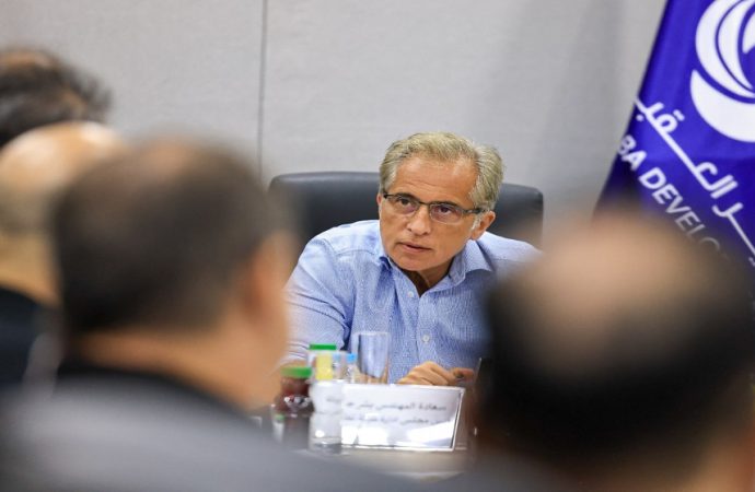 رئيس الوزراء: الأشهر المقبلة ستشهد بدء تنفيذ الناقل الوطني والسكك الحديدية