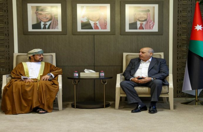 رئيس مجلس النواب خلال استقباله وفدا عُمانيا يؤكد أهمية تفعيل لجان الأخوة البرلمانية